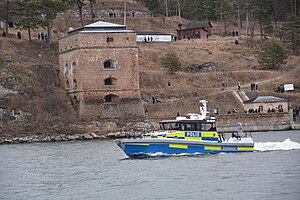 Polisbåt 39-9910 vid Fredriksborgs fästning