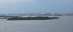 Vue de l'île depuis le pont de Bayonne.