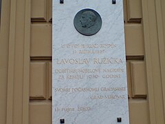 spomen-ploča Lavoslavu Ružički
