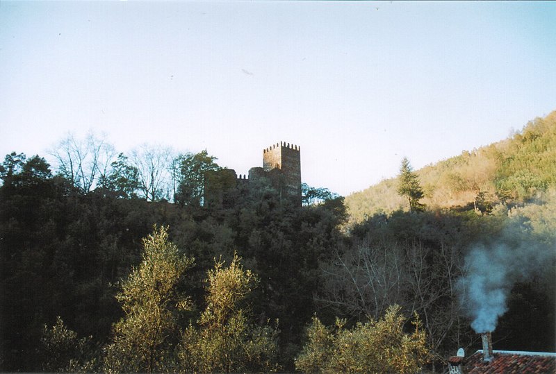 Imagem:Vista do Castelo da Lousã.jpg