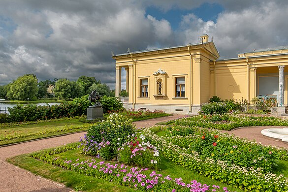 966. Сад (Южный сад), Царицын остров, Петергоф Автор — Игорь Гордеев