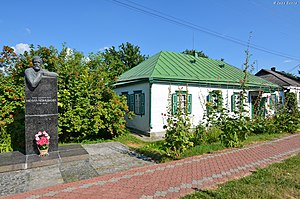 Будинок, в якому мешкала родина Івана Нечуя-Левицького, червень 2012 року