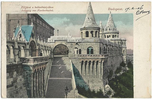 Bastion des pécheurs de Budapest sur cette ancienne carte postale.