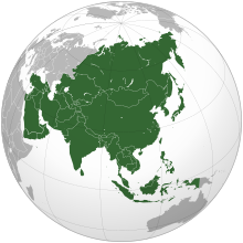 Globe centered on Asia, with Asia highlighted. The continent is shaped like a right-angle triangle, with یورپ to the west, oceans to the south and east, and اوقیانوسیہ to the south-east.