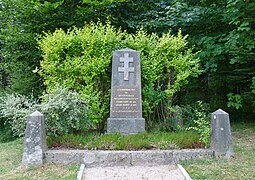 Monument aux morts au col d'Hermanpaire[54].