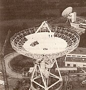 Montage de l'antenne en 1976.