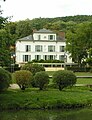 O castelo de l'Hermitage, visto do parque.