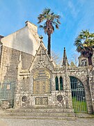 Le monument aux morts, rue de l’Église à Bénodet dans le Finistère.