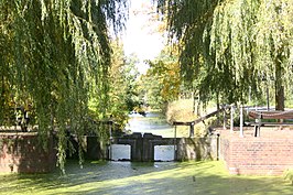 Sluis in het kanaal bij Neukamperfehn