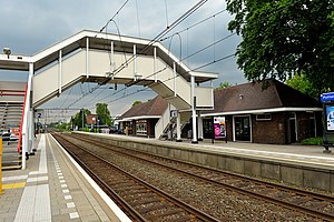 Perron 127 - Station Putten (18041178619).jpg