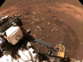 Марс ровер іздерінің алғашқы фотосы