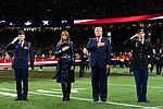 Президент Трамп и первая леди Мелания Трамп на национальном чемпионате плей-офф по студенческому футболу (49385077391) .jpg