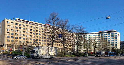 Le Scandic Park Helsinki et l'Hotelli Hesperia.