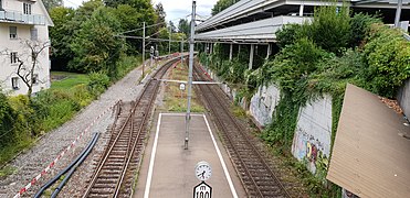 The station, looking to the east from the overbridge