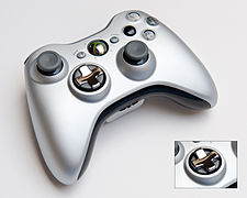 Controlador inalámbrico de edición especial con la «transformación d-pad» para la Xbox 360.