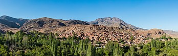 Vista panorâmica de Abyaneh, província de Ispaão, Irã. (definição 13 829 × 4 393)