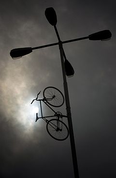 Pomník Bike to Heaven (září 2013)