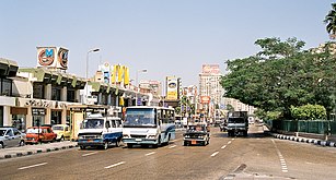 נסר 125 - מונית (מימין, צולם בקהיר)