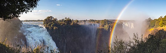 Водоспад Вікторія на річці Замбезі, Зімбабве — Замбія