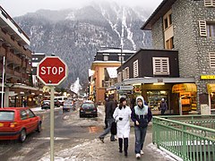 Chamonix street 006.jpg