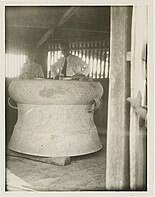 AA Cense mengunjungi gong nekara (Keteltrom) di Bontobangun 1895–1936
