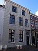 Huis met kroonlijst