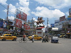 Incrocio a cinque punti di Shyambazar Panch Mathar More: uno dei luoghi più famosi e frequentati della parte settentrionale di Calcutta