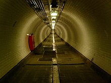 Лондон, пешеходный туннель Вулидж 08.jpg