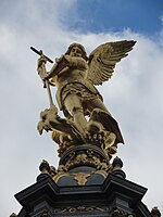 Statue de saint Michel terrassant le dragon[8],[9]