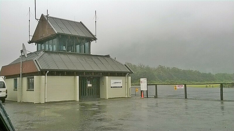 File:Milford Sound Airport terminal.jpg