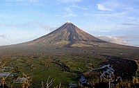 200px-Mt.Mayon_tam3rd.jpg