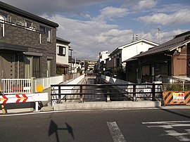 名古屋市北区桐畑町（右）・如意（左）の町境となっている生棚川