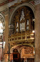 Eine der beiden Orgeln von Gesù Nuovo