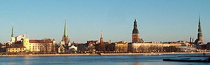 Riga vista do rio Duina Ocidental.