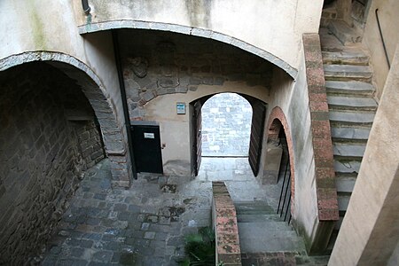 Cour intérieure.