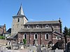 Kerk Saint-Pierre: romaanse toren en romaans-gotisch koor