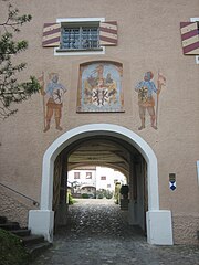 Eingangstor Schloss Kronburg