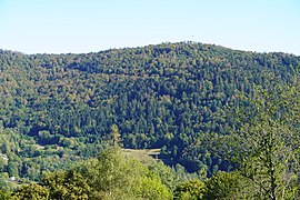 Le mont Ménard et son antenne.