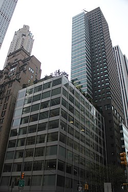 500 Park Avenue as seen from across Park Avenue in 2021