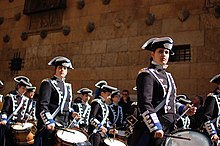 Band in the Procession of The Meeting, Easter Sunday 8 de abril Cofradia en Salamanca.jpg