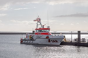 Seenotkreuzer Hamburg im Schutzhafen Borkum