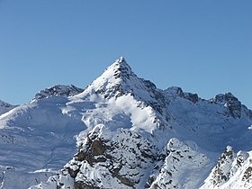 Vista del monte dalla cresta che lo collega al Monte Madonnino