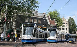 Trams van lijn 1 op het Spui.