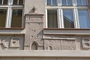 Podoba zaniklé Pražské brány ve fasádě domu