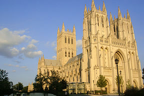 Washington National Cathedral in der Abendsonne (August 2009)