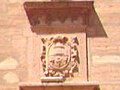 Escudo de Villarrobledo en la fachada del Ayuntamiento.