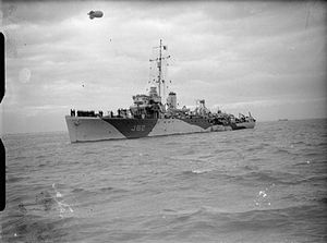 HMS Hussar WWII IWM FL 22918.jpg