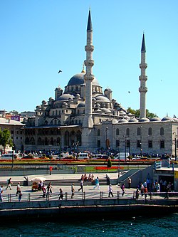 La Moschea Nuova vista dal ponte di Galata