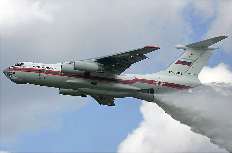 800px-MChS_Ilyushin_Il-76_waterbomber.jpg