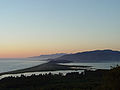 La baia di Tillamook e l'abitato di Garibaldi in Oregon